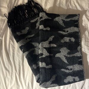 Camo print scarf- reversible